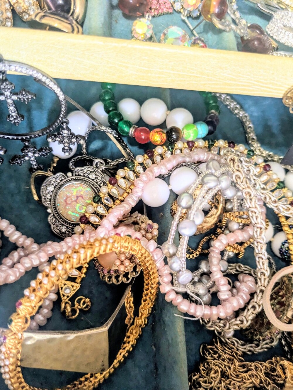Huge Vintage To Now Estate Jewelry Treasure Lot - Picture 9 of 14